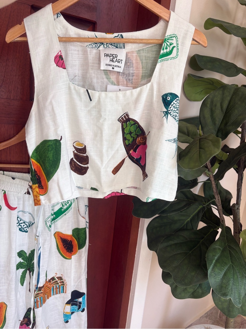 Anthropologie Paper Hearts Tropical Print Two-Piece Linen Set Crop Top and Pant - Picture 2 of 7